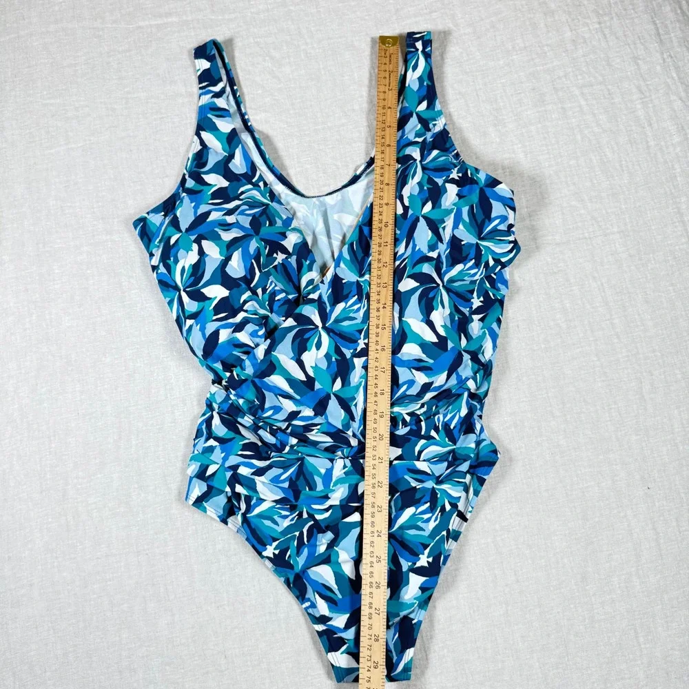 L.L. Bean One Piece Swimsuit Womens 22W Blue Floral Excellent Ruched Wrap Front